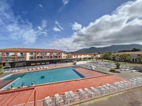 3304-T3 dans une résidence avec piscine